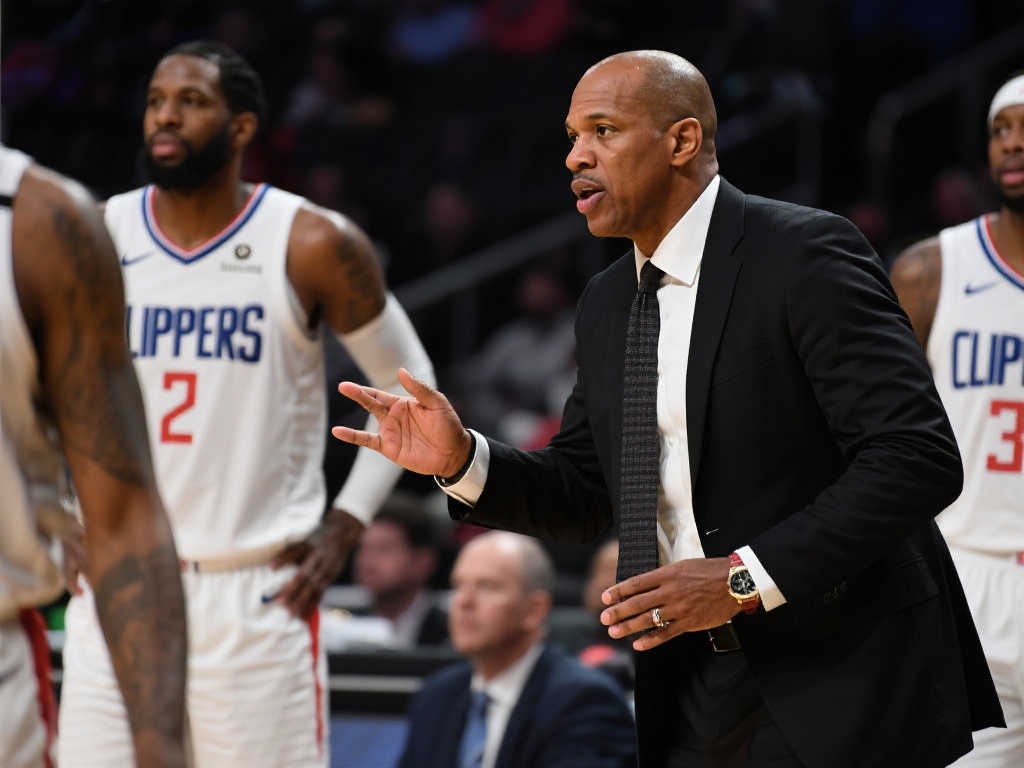 適時站了出 適時站了出